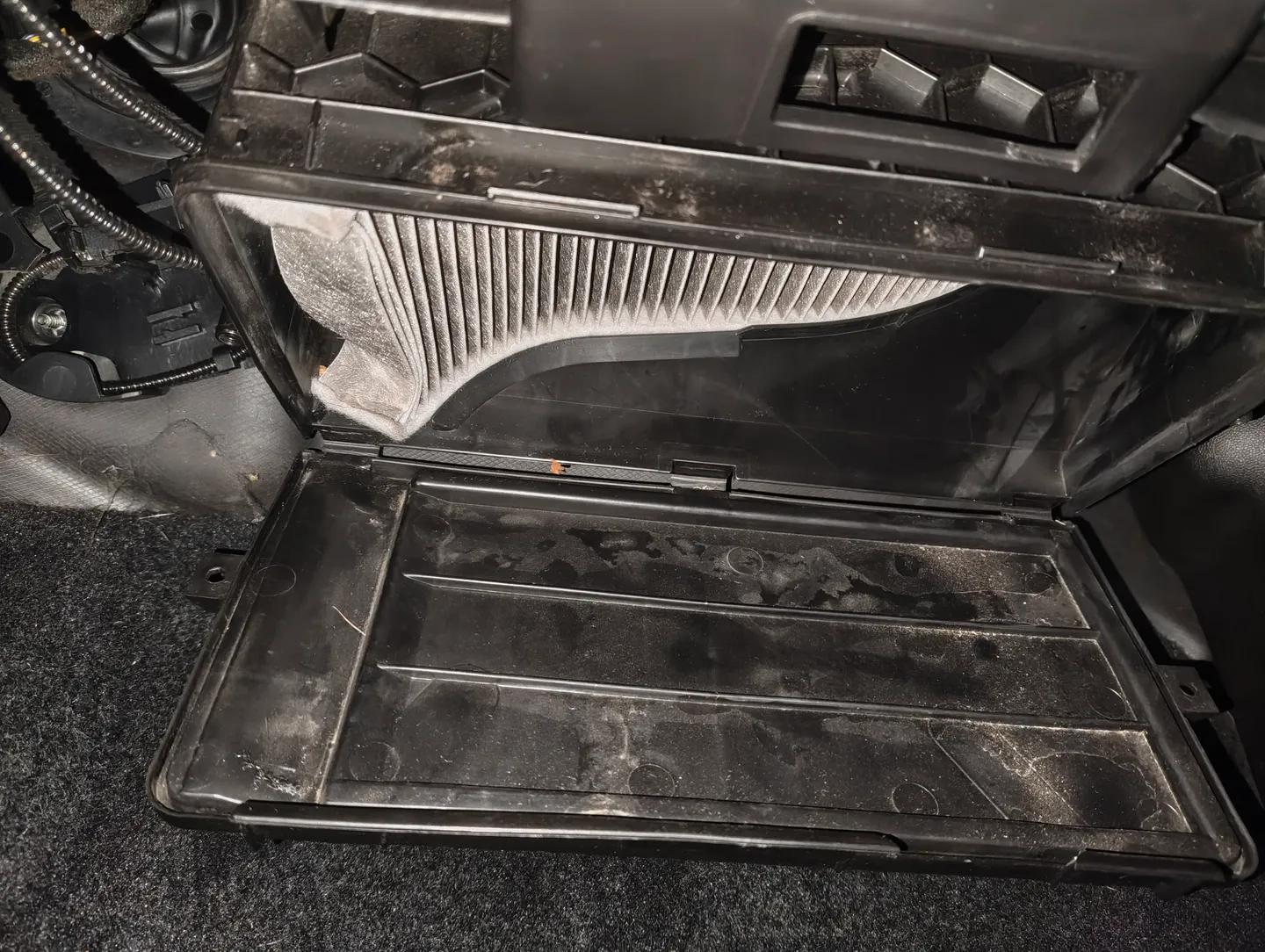 Installed cabin filter