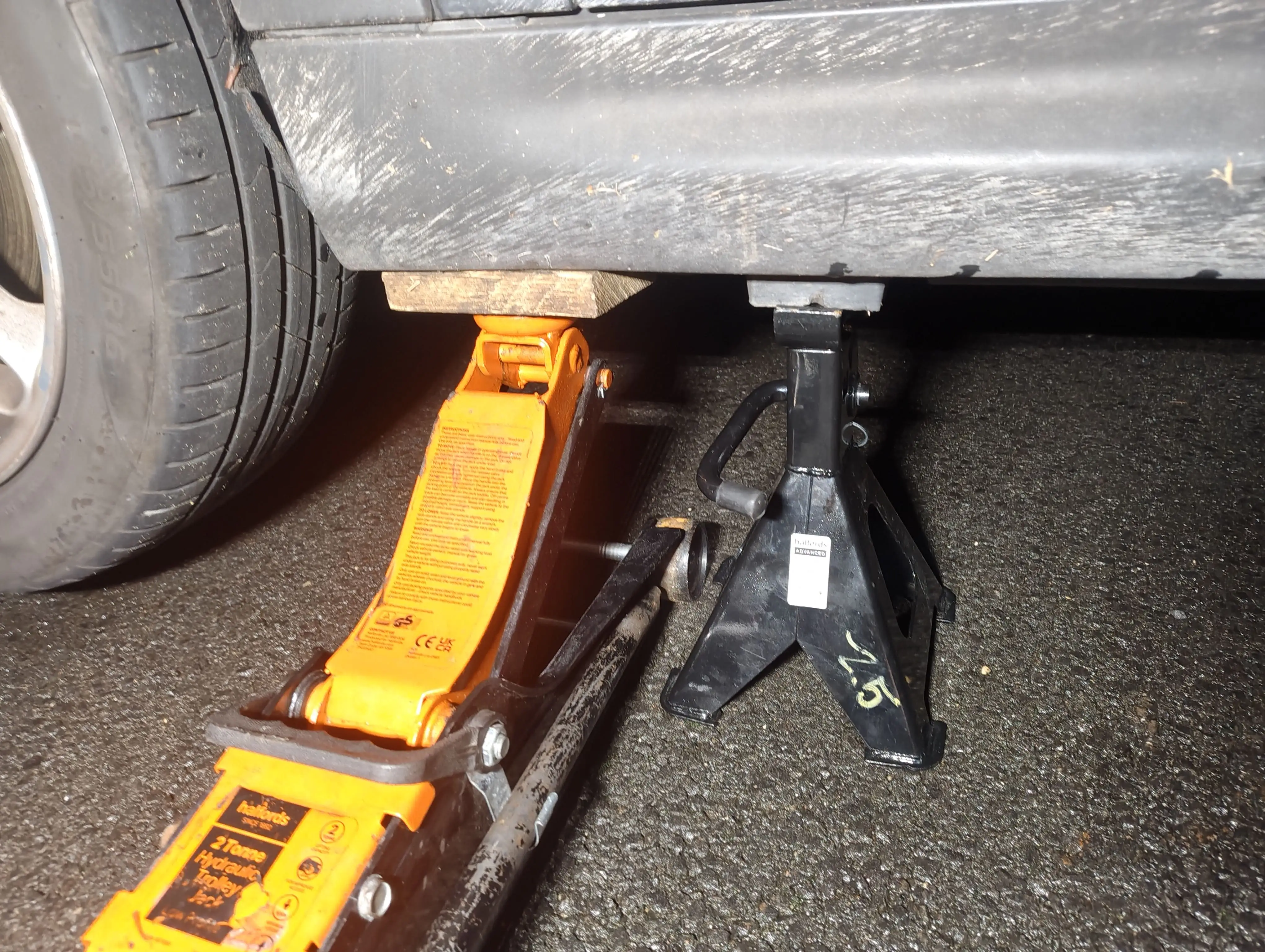 Jacking up the front passenger side