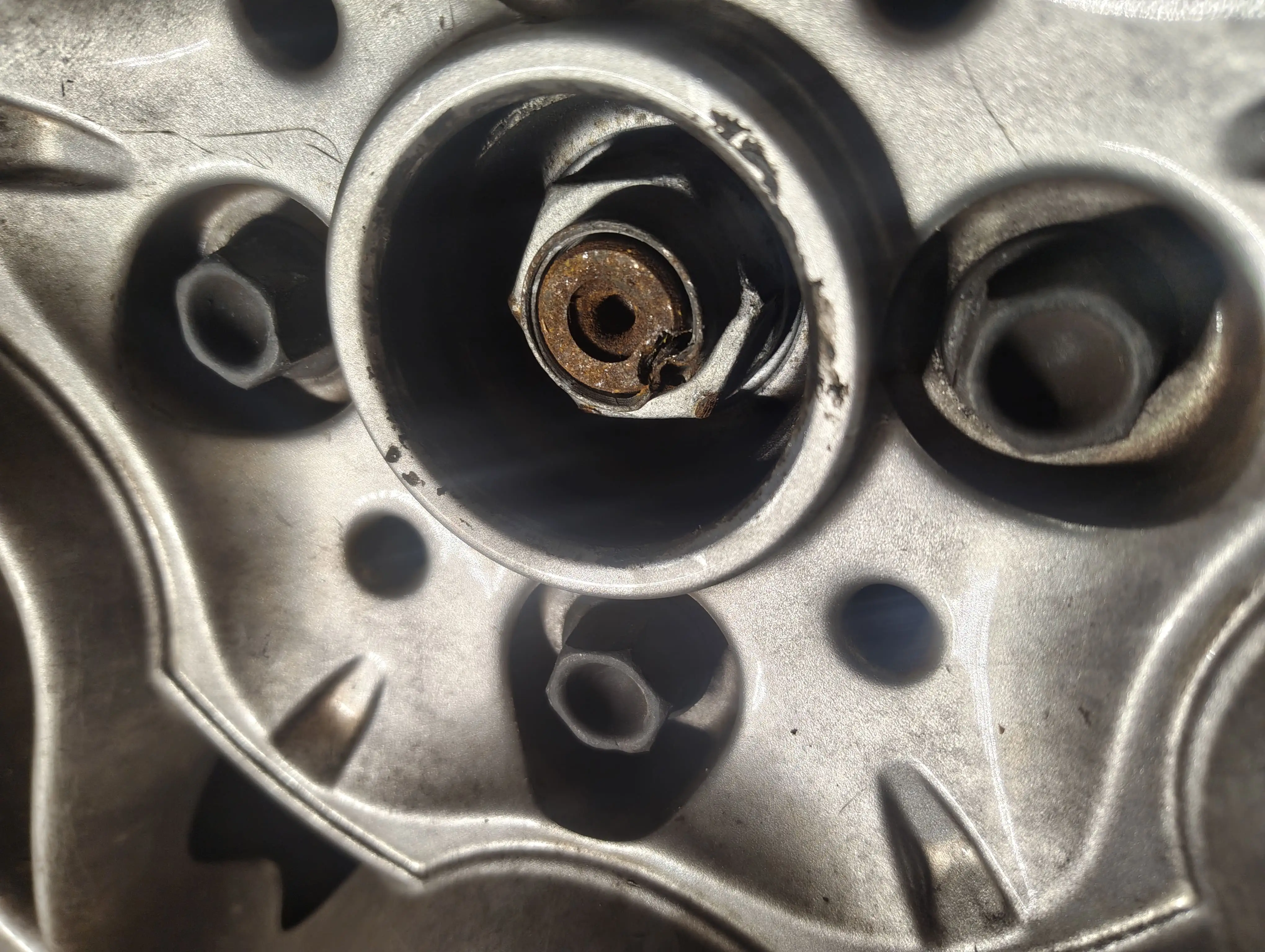 Passenger-side driveshaft nut