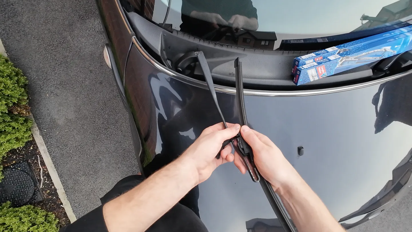 Undone nineteen inch bosch wiper blade with a clasp