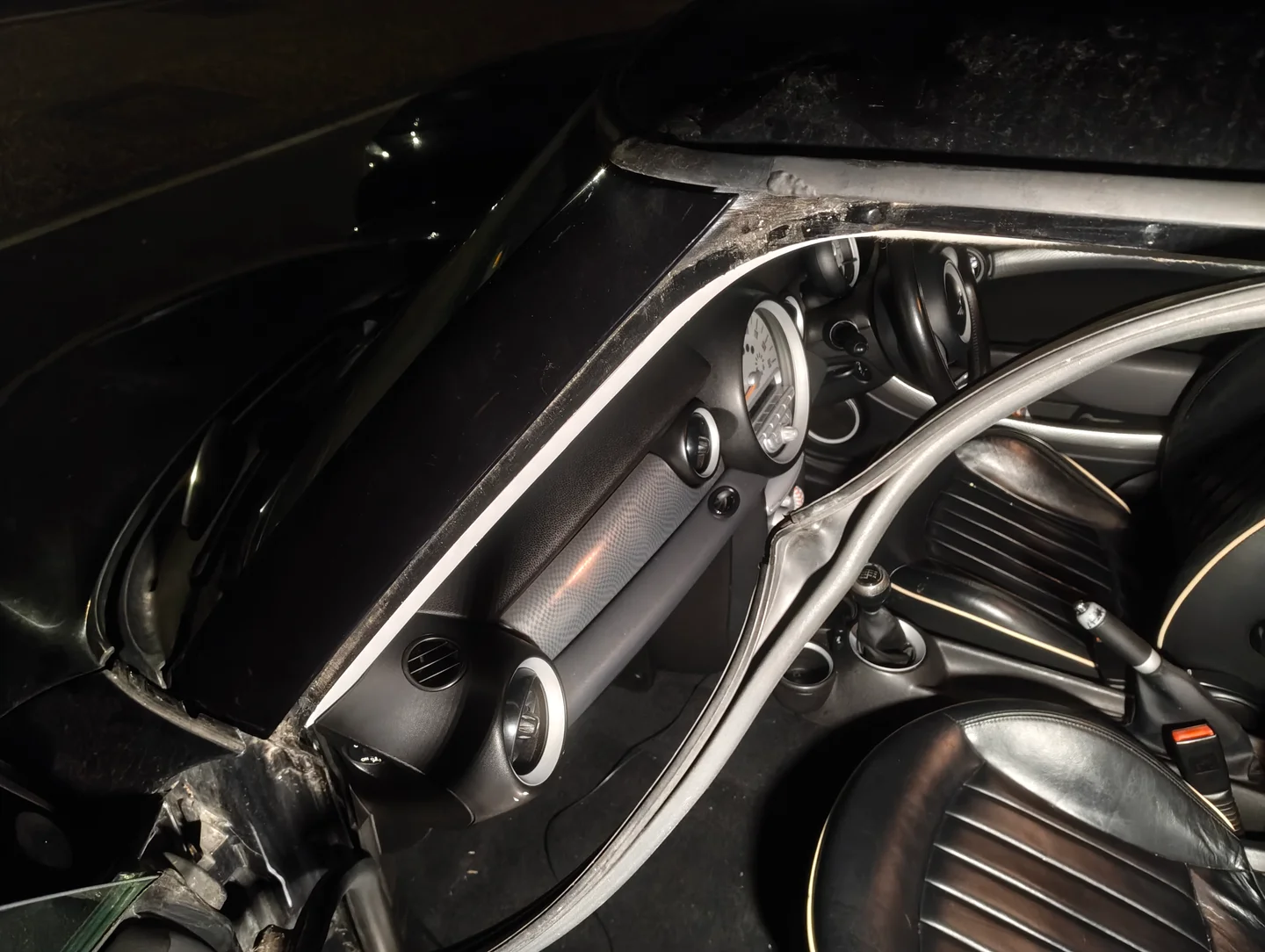 Rempved nearside door seal