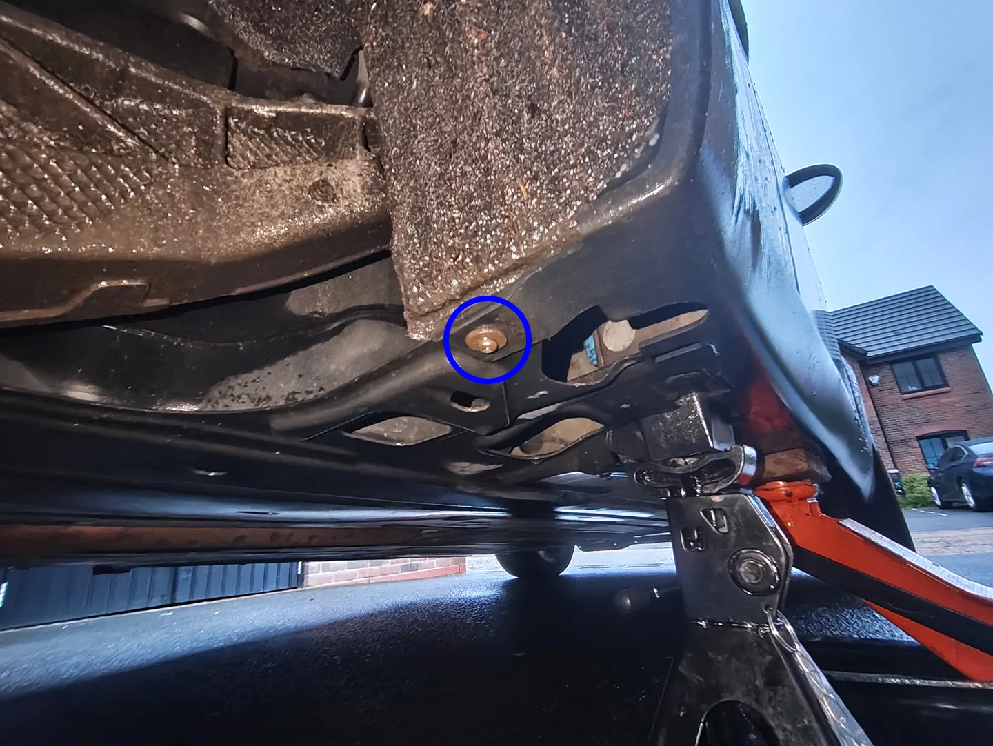 Wheel well carpet torx screw