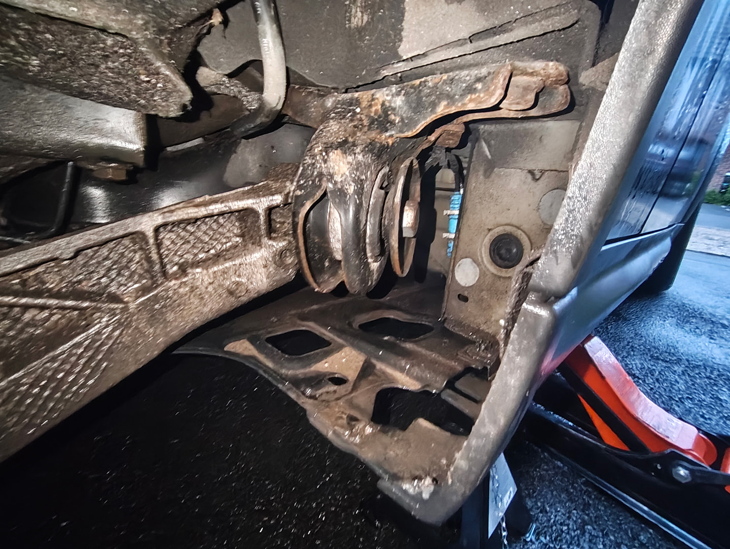 Lifted wheel well carpet